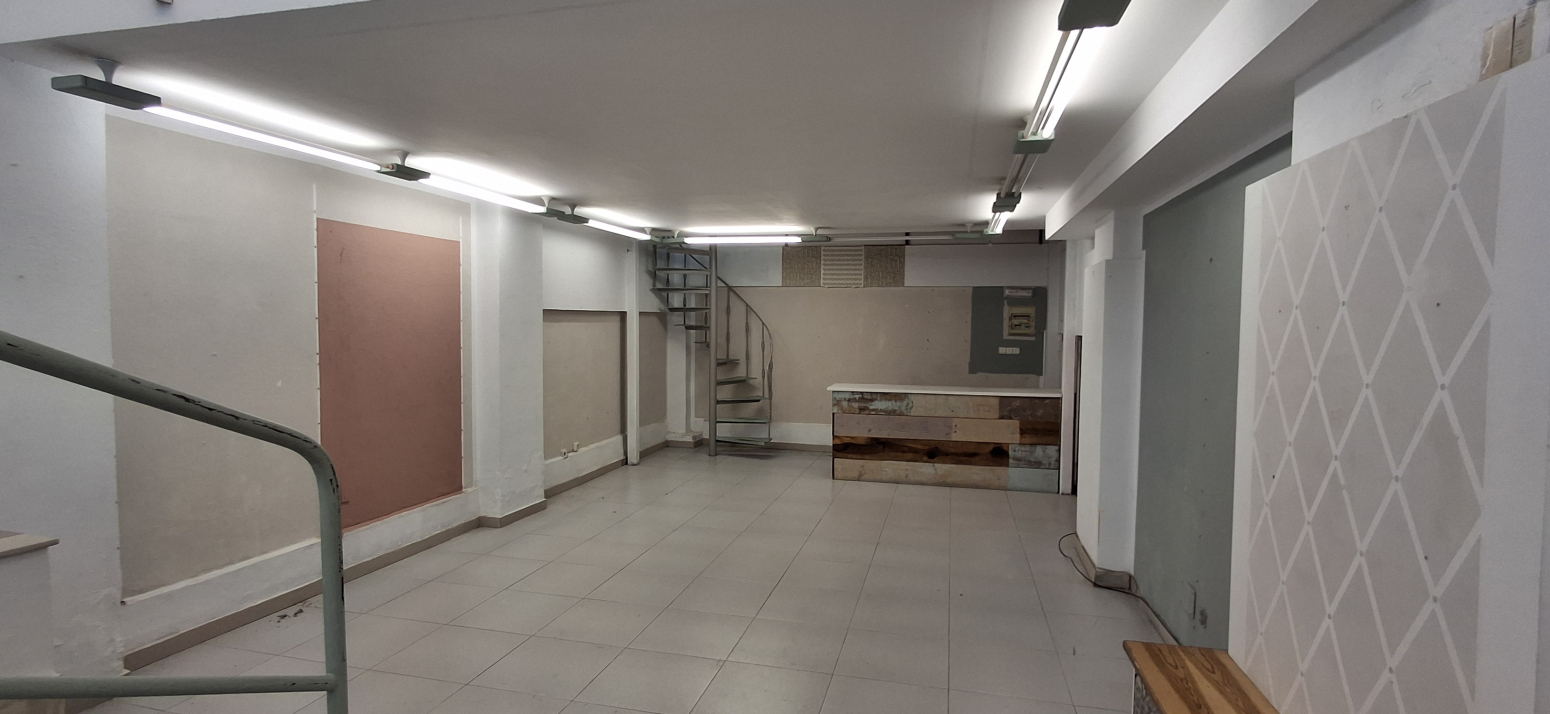 Céntrico local comercial en Torrelavega ? ¡Haz despegar tu negocio en el mejor lugar!