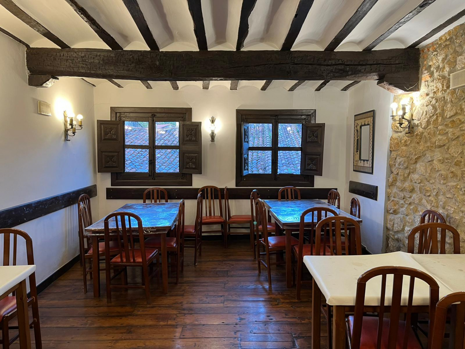 NEGOCIO DE HOSTELERIA EN SANTILLANA DEL MAR