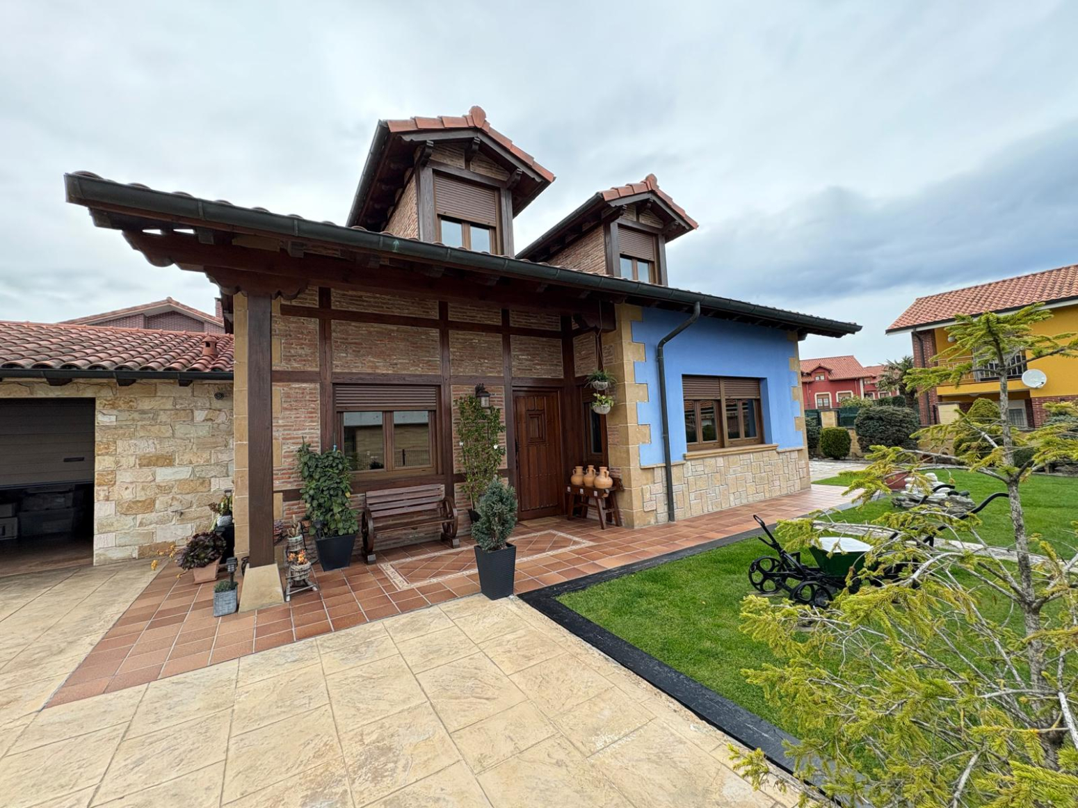 CHALET PAREADO EN HINOJEDO CERCA DE SUANCES