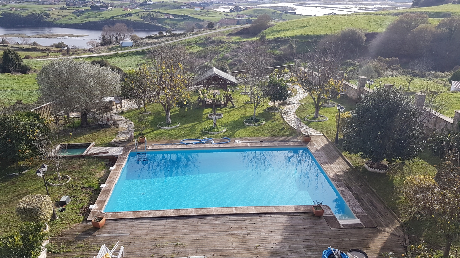 CASA EN SUANCES CON JARDÍN PISCINA, IMPRESIONANTES VISTAS