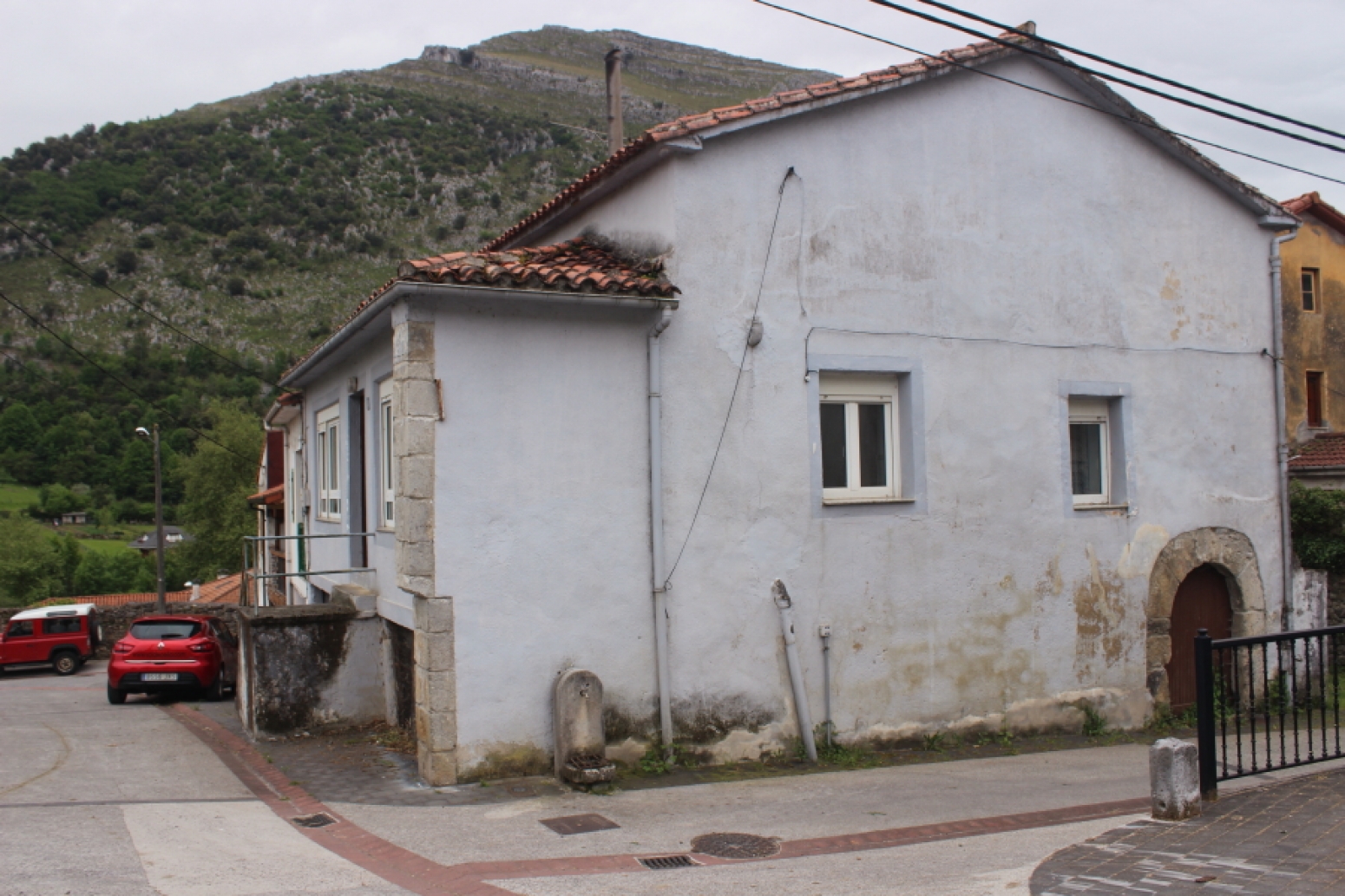 VENTA DE CASA PARA REFORMAR EN ARREDONDO