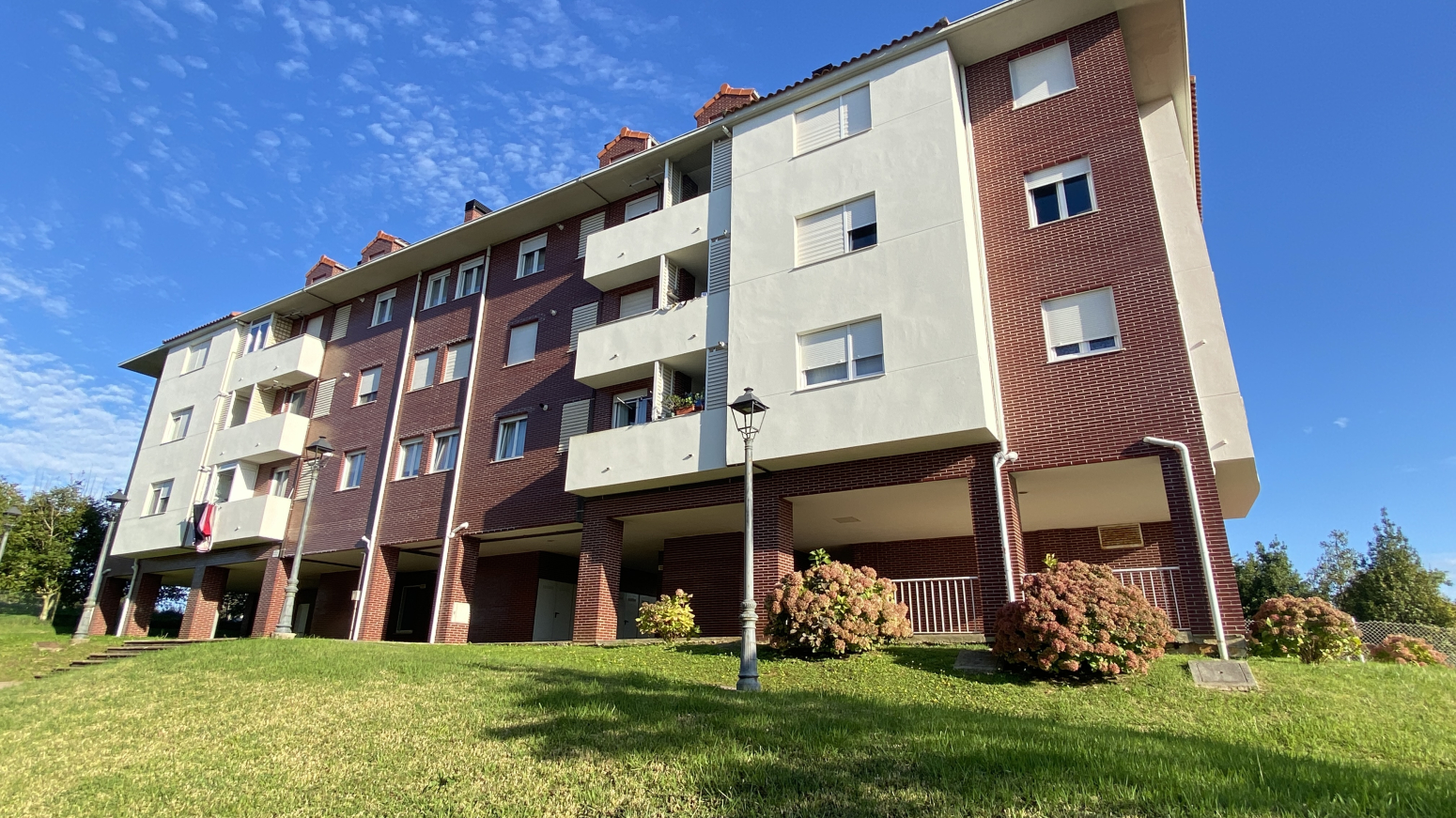 PISO EXCLUSIVO EN CALLE PEDRO VELARDE-MURIEDAS