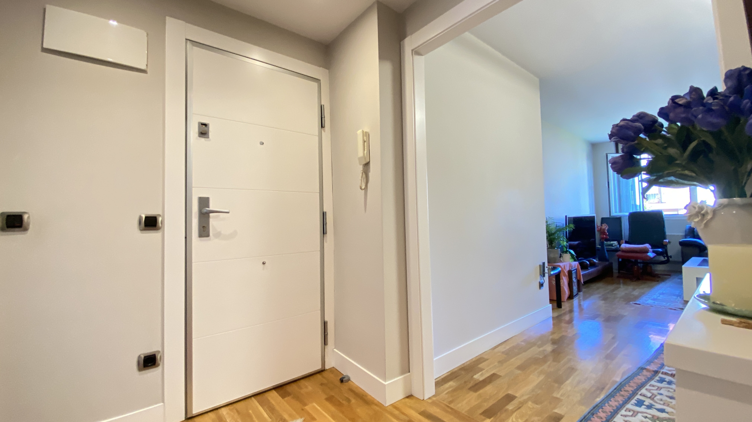 PISO EXCLUSIVO EN CALLE PEDRO VELARDE-MURIEDAS