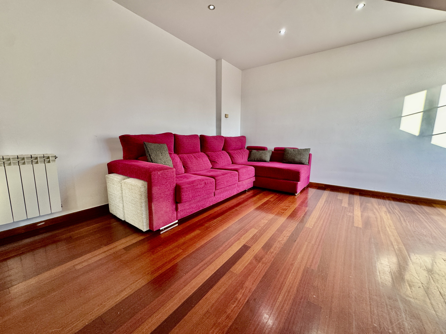 APARTAMENTO EN VENTA EN HOZNAYO