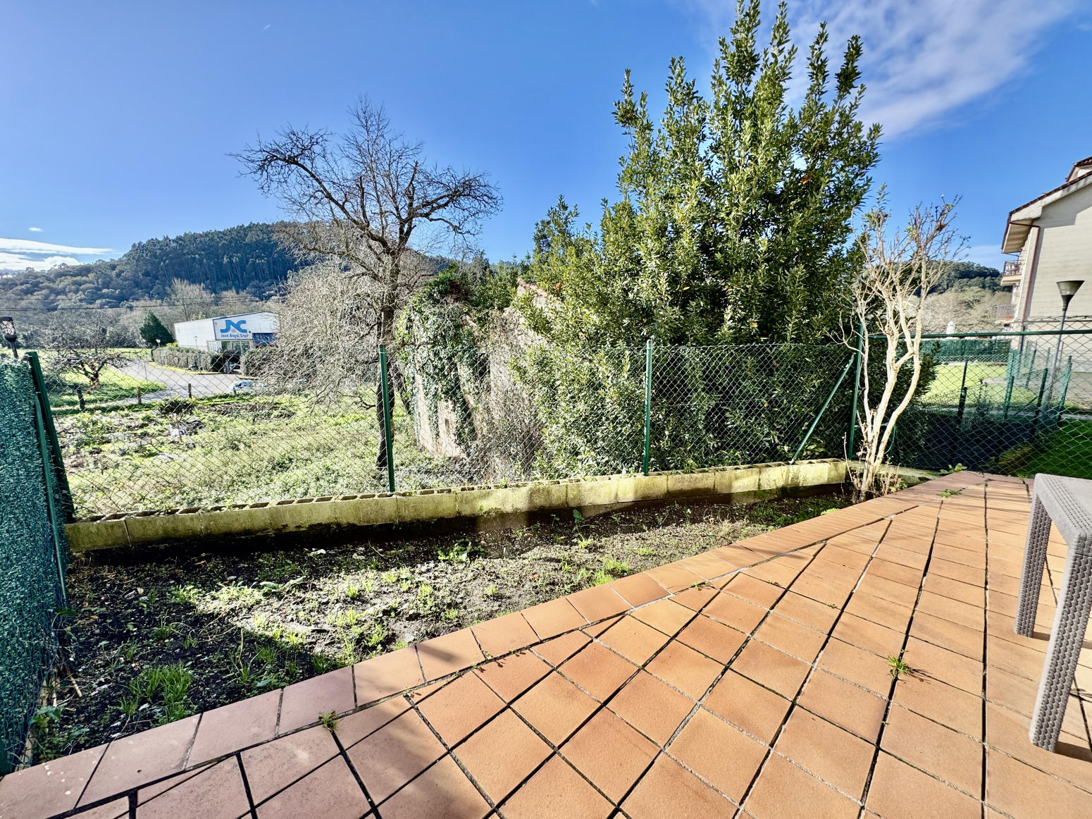 BAJO 3 HAB-TERRAZA Y GARAJE EN HOZNAYO-ENTRAMBASAGUAS