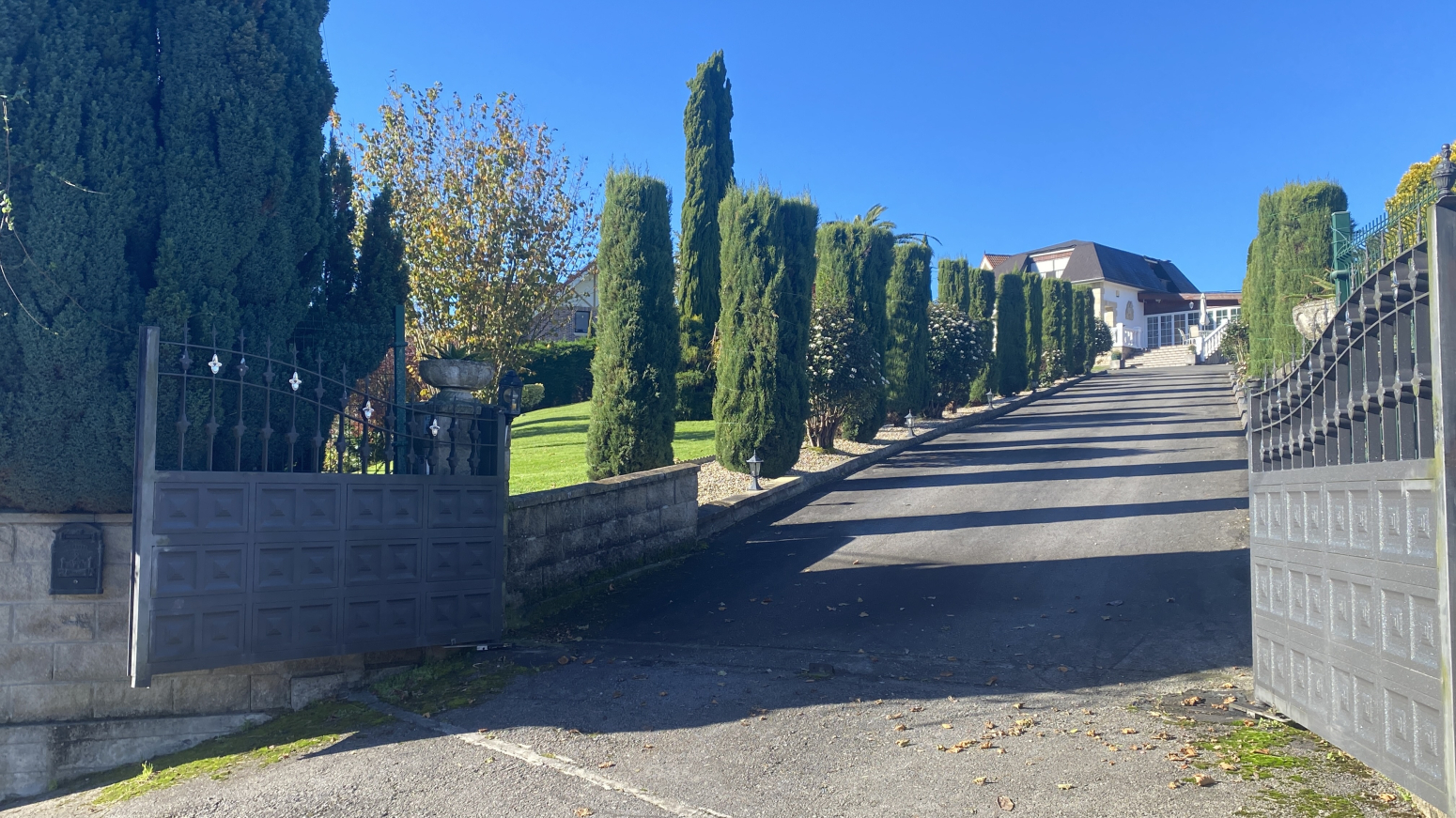 CHALET INDEPENDIENTE EN BERANGA-HAZAS DE CESTO con PARCELA 2.400m2 