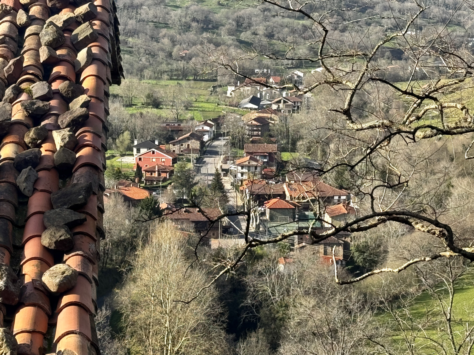 ESPECTACULAR FINCA CON DOS CABAÑAS EN LIERGANES