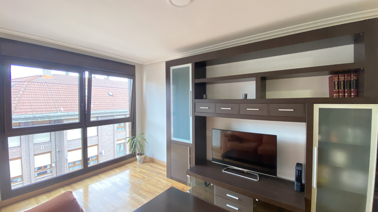 PISO 3 HAB Y 2 BAÑOS EN EL CENTRO DE LOS CORRALES DE BUELNA