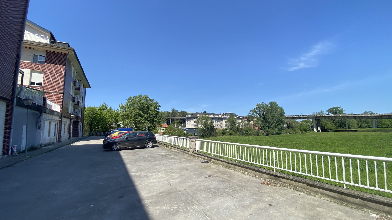 APARTAMENTO A ESTRENAR EN Bº LA RAÑADA-EL BOSQUE-ENTRAMBASAGUAS