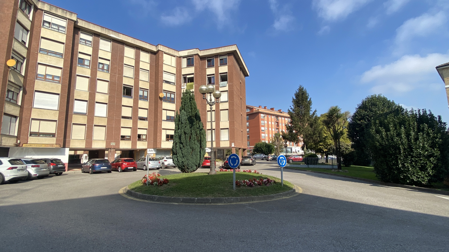 LUMINOSO PISO CÉNTRICO EN SOLARES CON 3 HABITACIONES