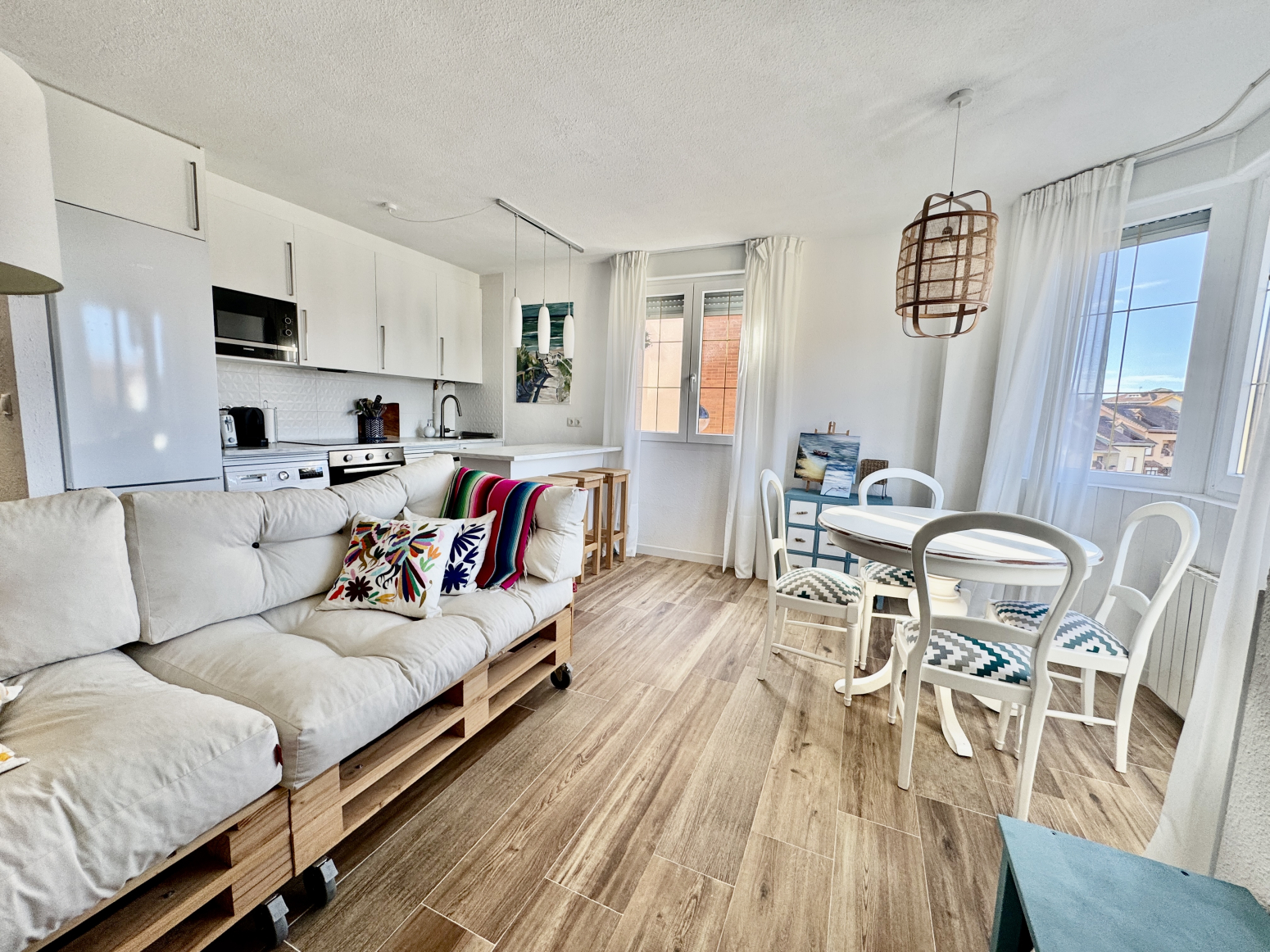 MOGRO- LUMINOSO PISO A ESCASOS METROS DE LA PLAYA