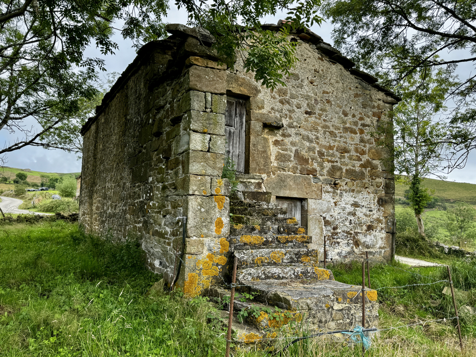 PRECIOSA CABAÑA PASIEGA CCON VISTAS EN MIERA