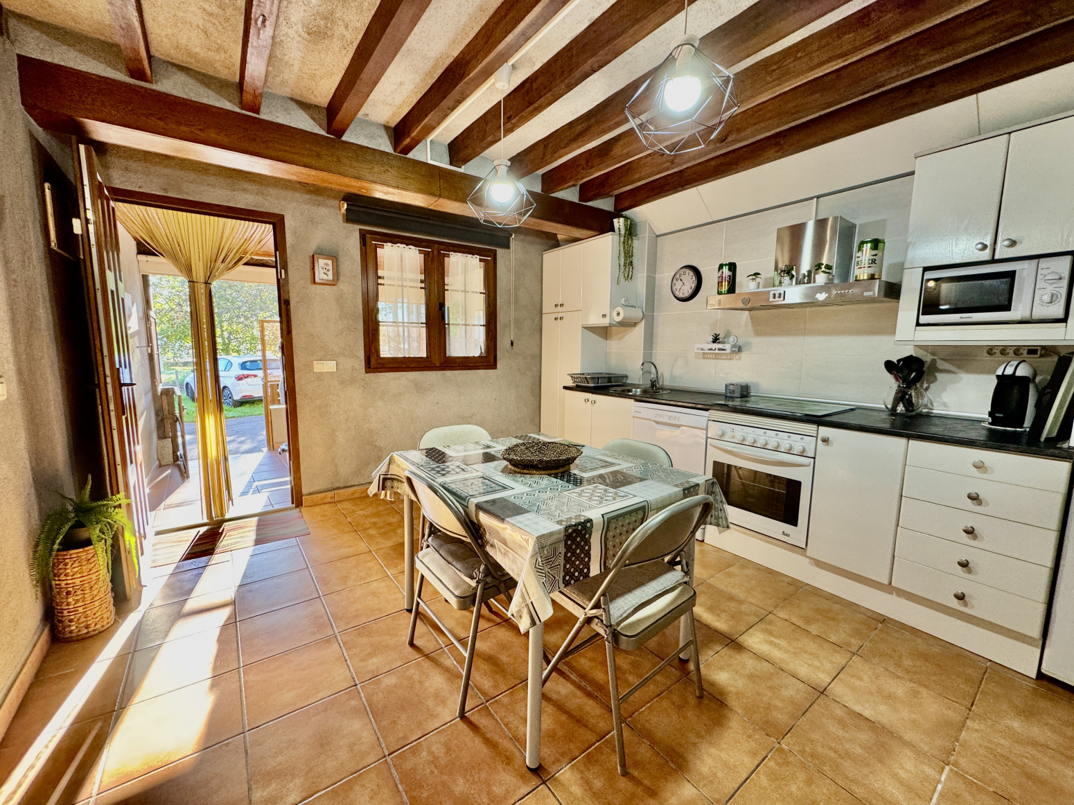 HOZ DE ANERO- CASA DE PIEDRA ADOSADA CON 777m2 DE PARCELA URBANA