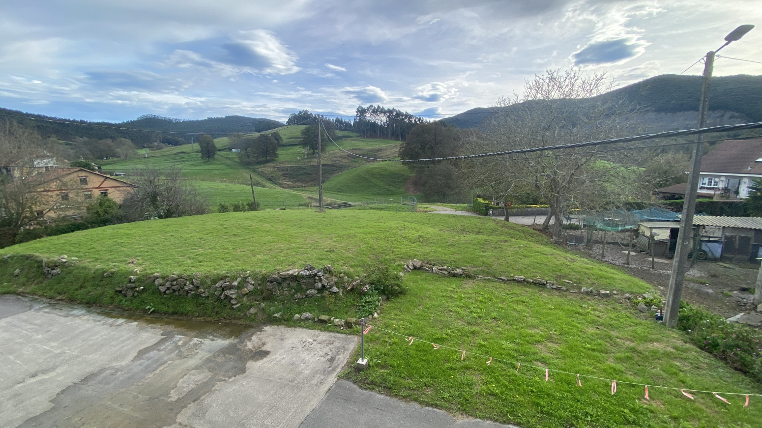 HOZ DE ANERO- CASA DE PIEDRA ADOSADA CON 777m2 DE PARCELA URBANA