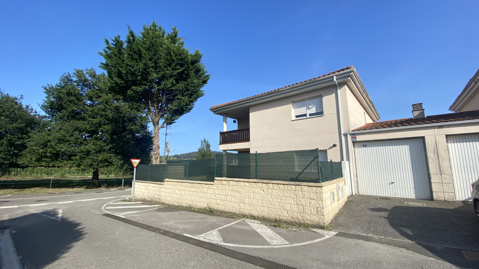 ESPLÉNDIDO CHALET PAREADO CON 5 HAB EN VILLAVERDE DE PONTONES