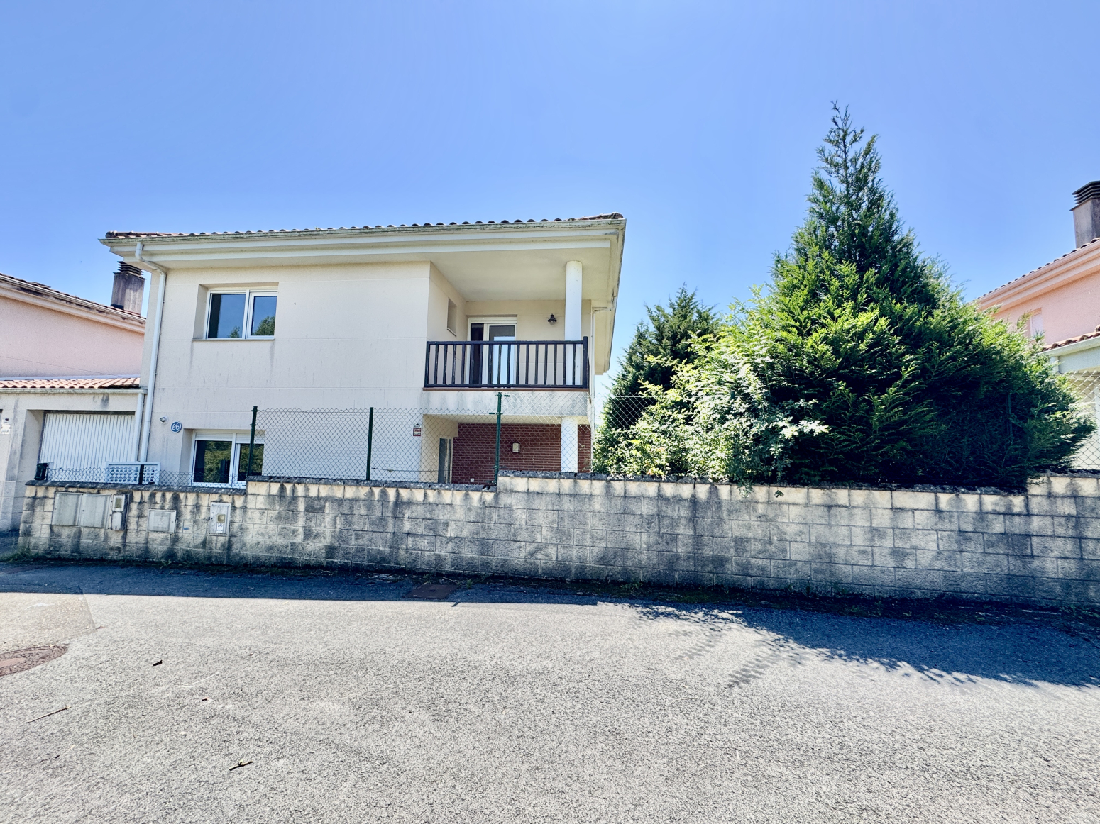 CHALET PAREADO EN VENTA EN VILLAVERDE DE PONTONES