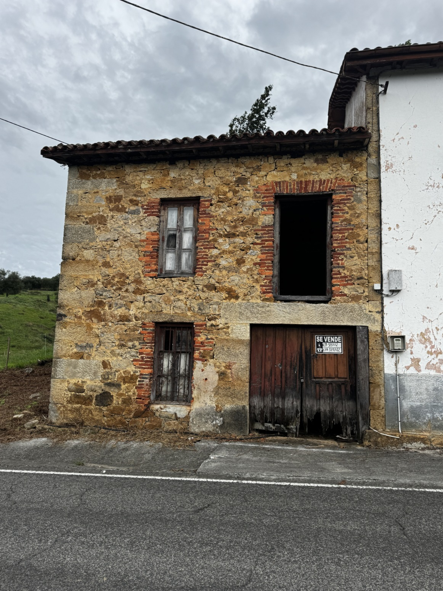 Cabaña de piedra para reformar en bº Arriba (La Cavada)