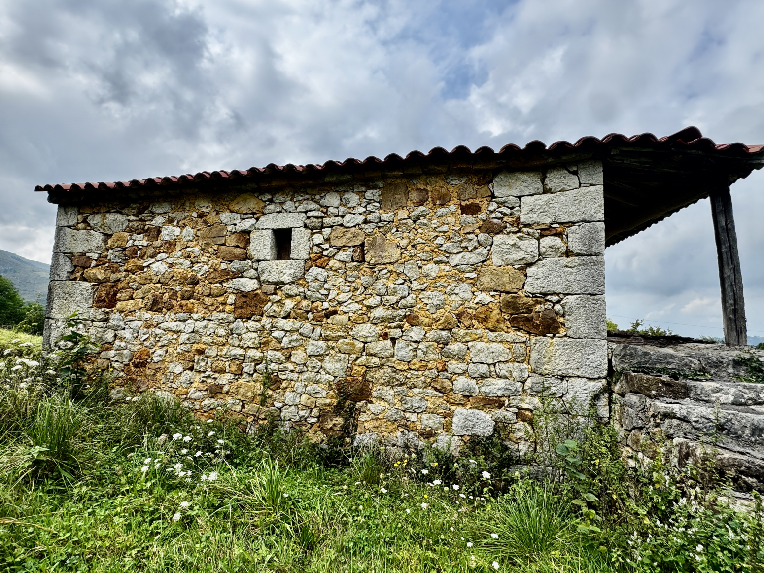 PRECIOSA CABAÑA EN RIOTUERTO