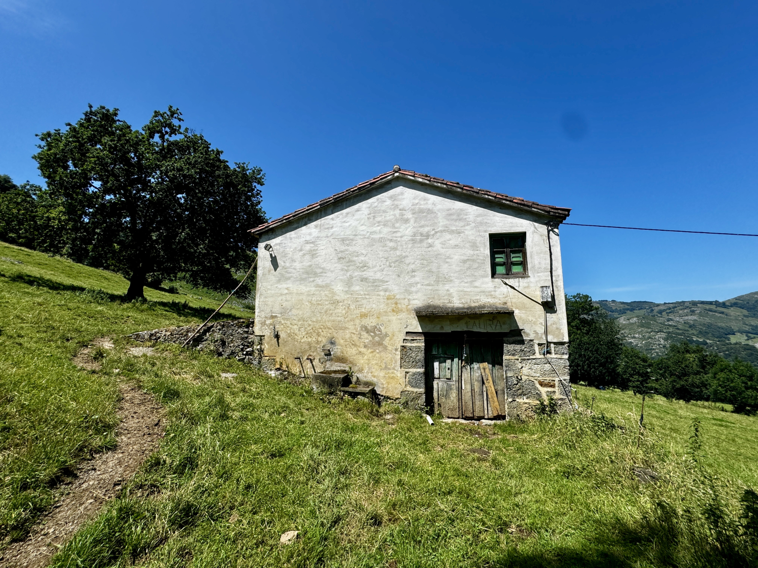 Espectacular finca agraria con 2 cabañas en Ruesga