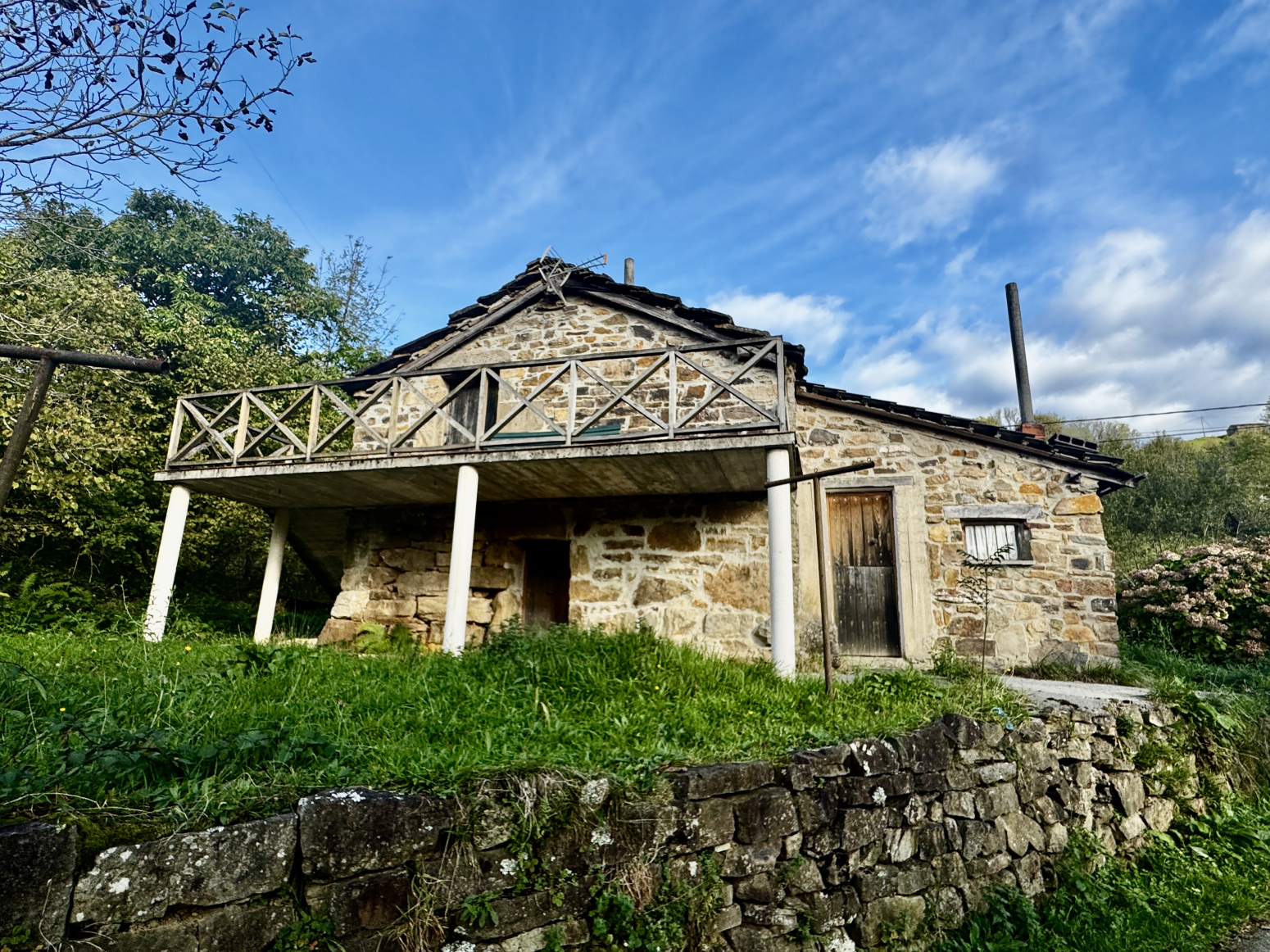 ENCANTADORA CABAÑA PASIEGA EN SAN ROQUE DE RIOMIERA