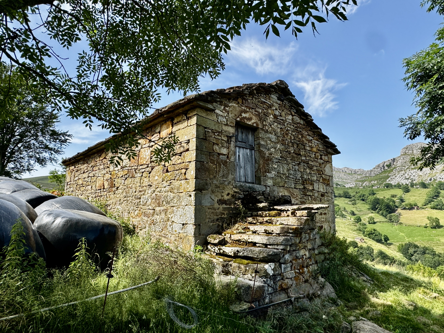 CABAÑA PASIEGA EN VENTA EN SAN ROQUE DE RIOMIERA