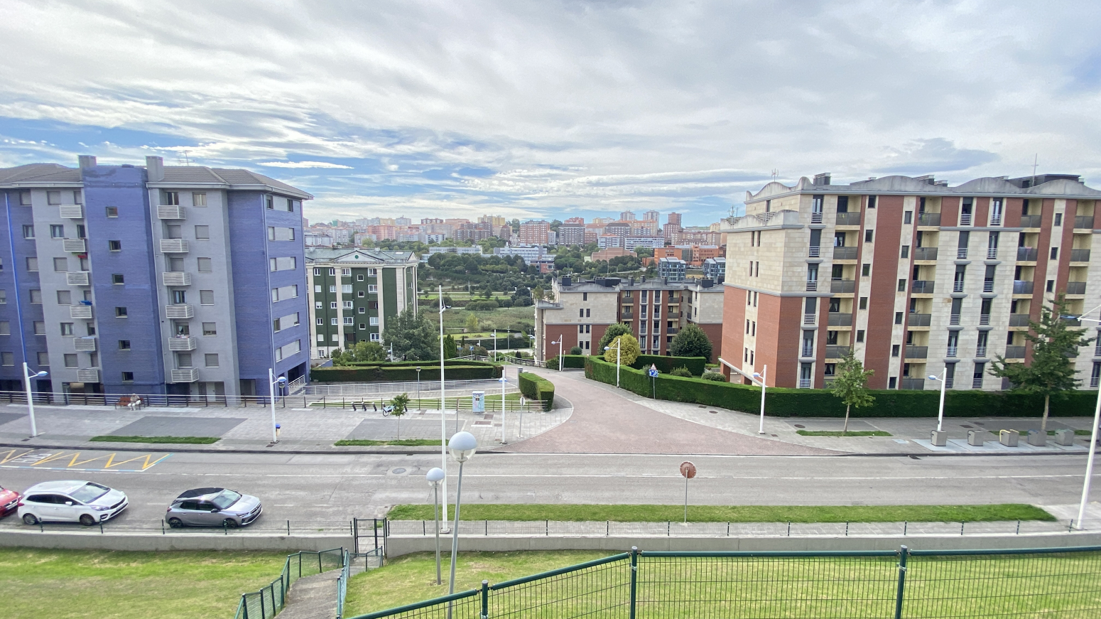 VALDENOJA- MUY SOLEADO- 3 HAB- 2 BAÑOS- GARAJE DOBLE- TRASTERO