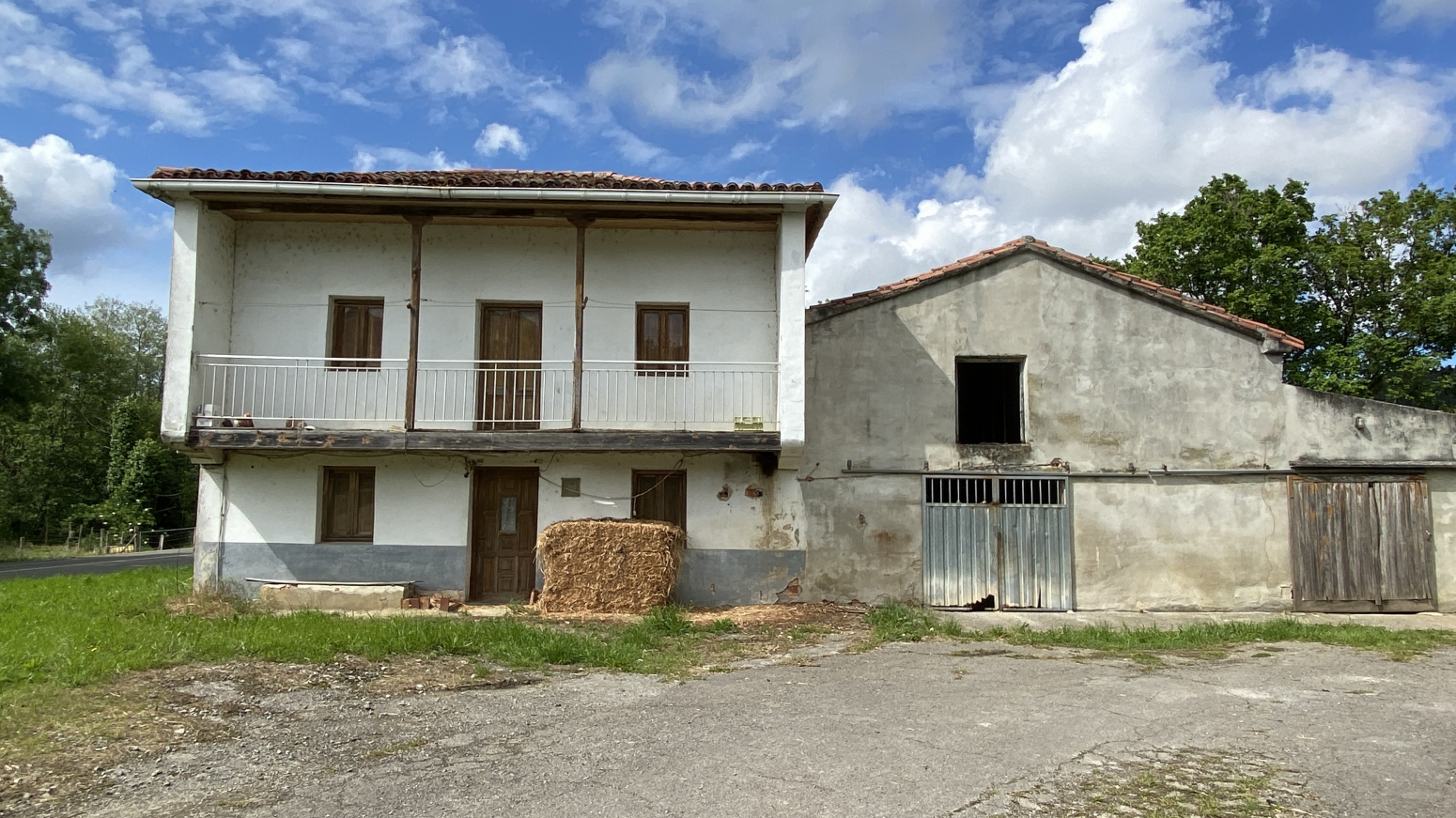 CASA INDIVIDUAL EN SOLORZANO CON FINCA