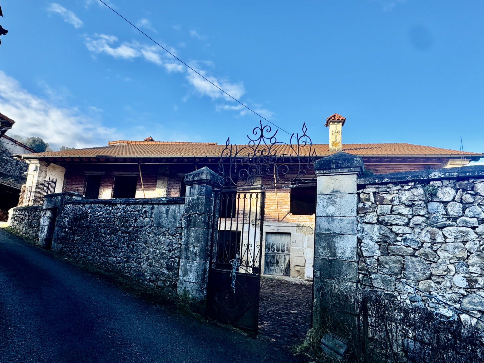  CASONA MONTAÑES PARA RESTAURAR EN VILLAFUFRE