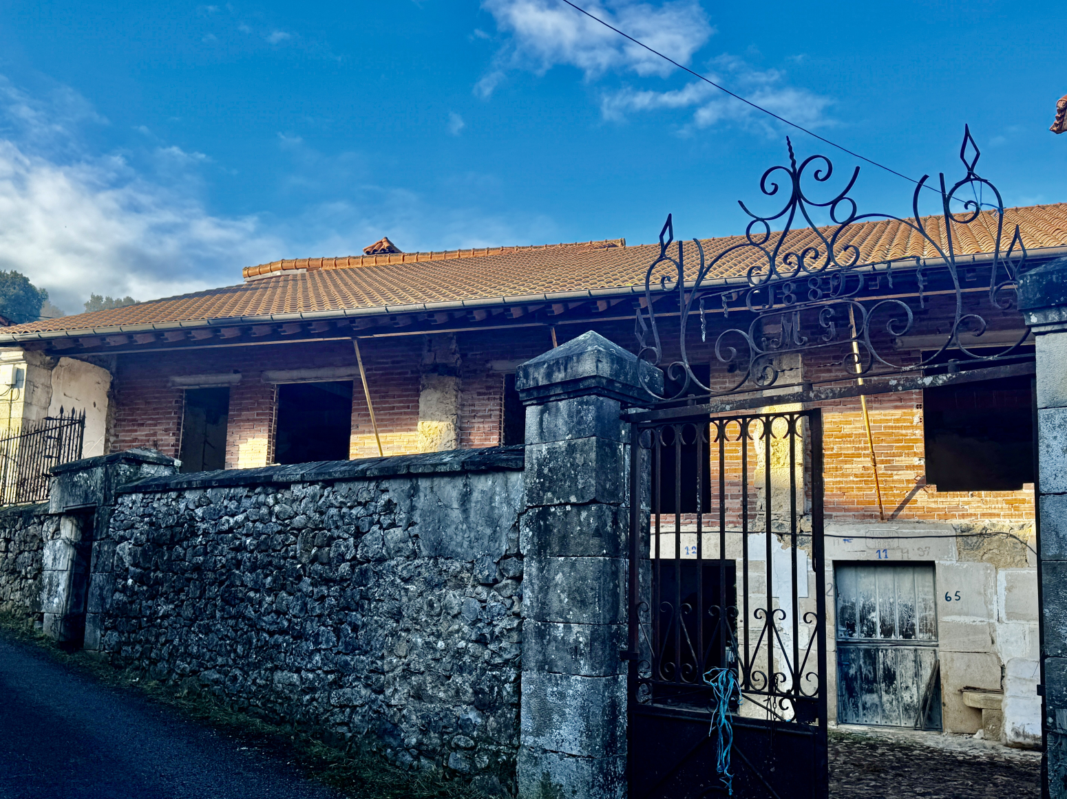  CASONA MONTAÑES PARA RESTAURAR EN VILLAFUFRE