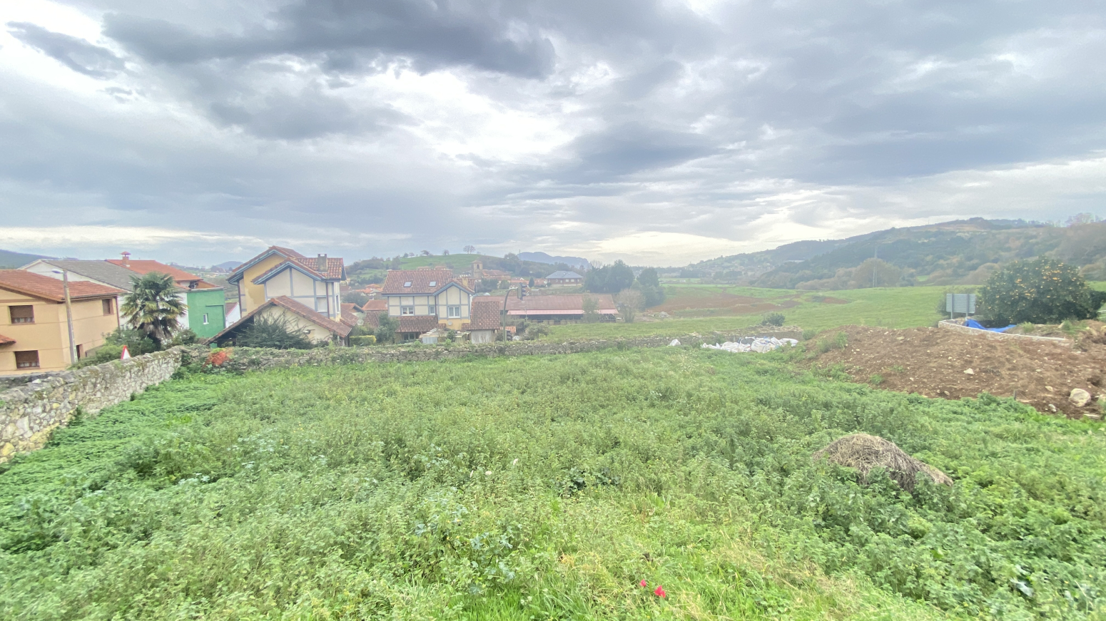 CASONA DE PIEDRA EN CARASA-VOTO CON VISTAS DESTACADAS