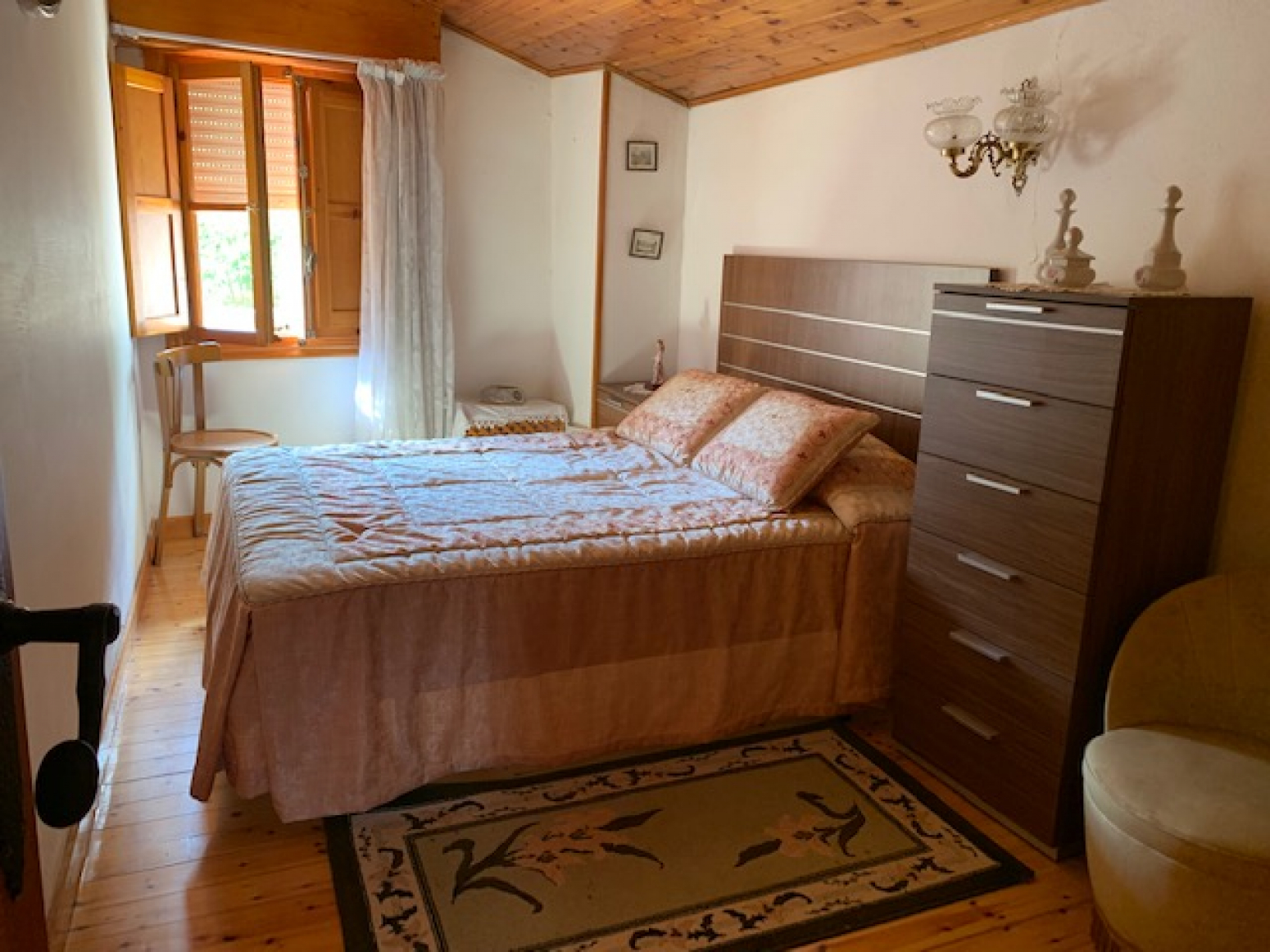 CASA EN VALDERÍAS, BURGOS