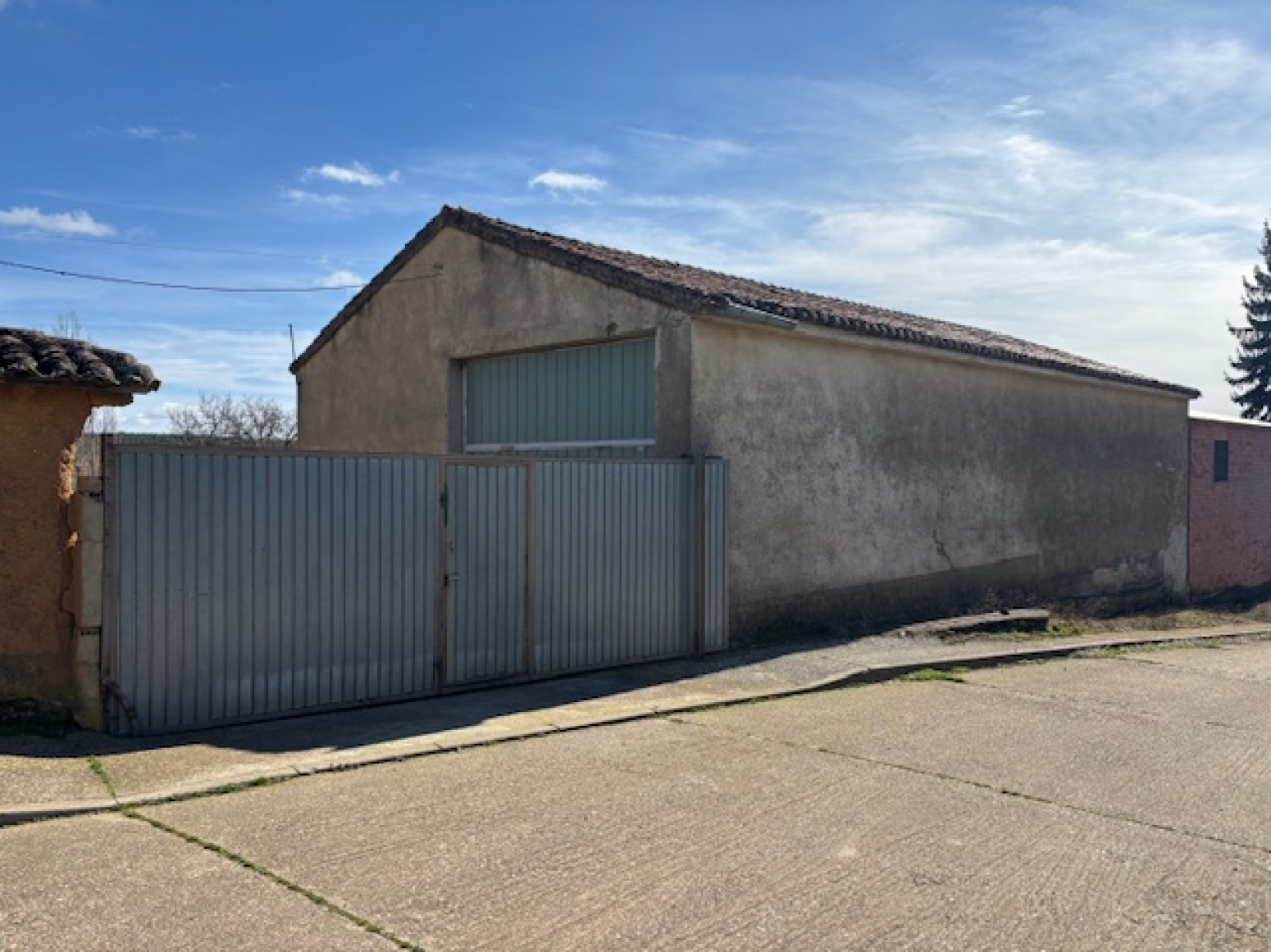 Naves en Oteros de Boedo