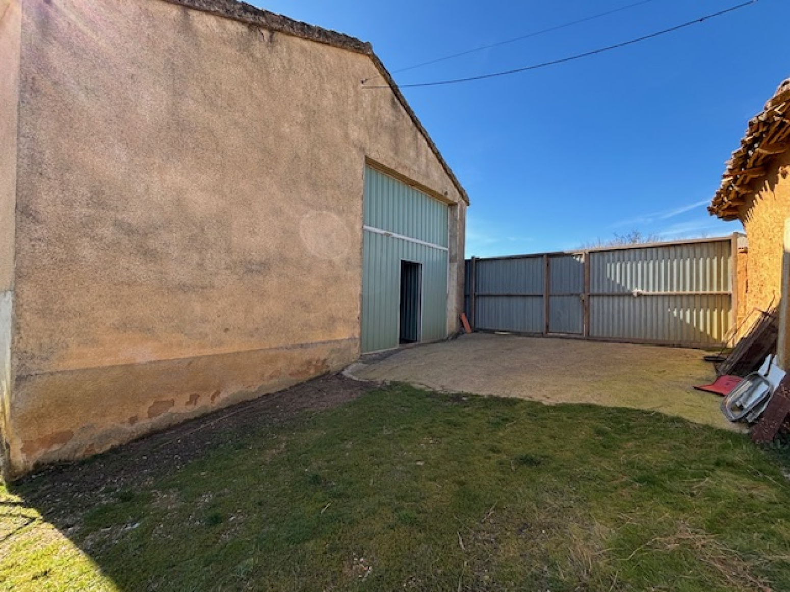 Naves en Oteros de Boedo