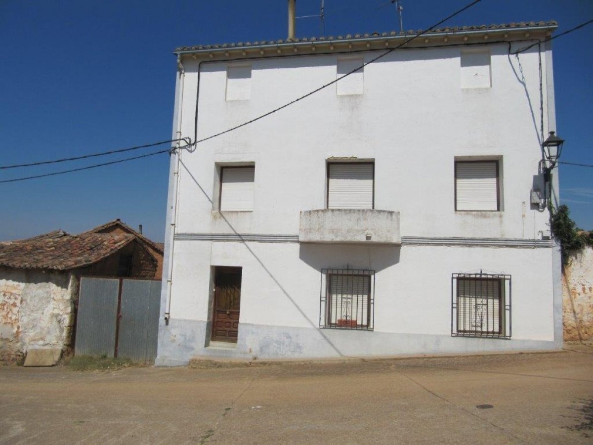 Casa en moarves de ojeda