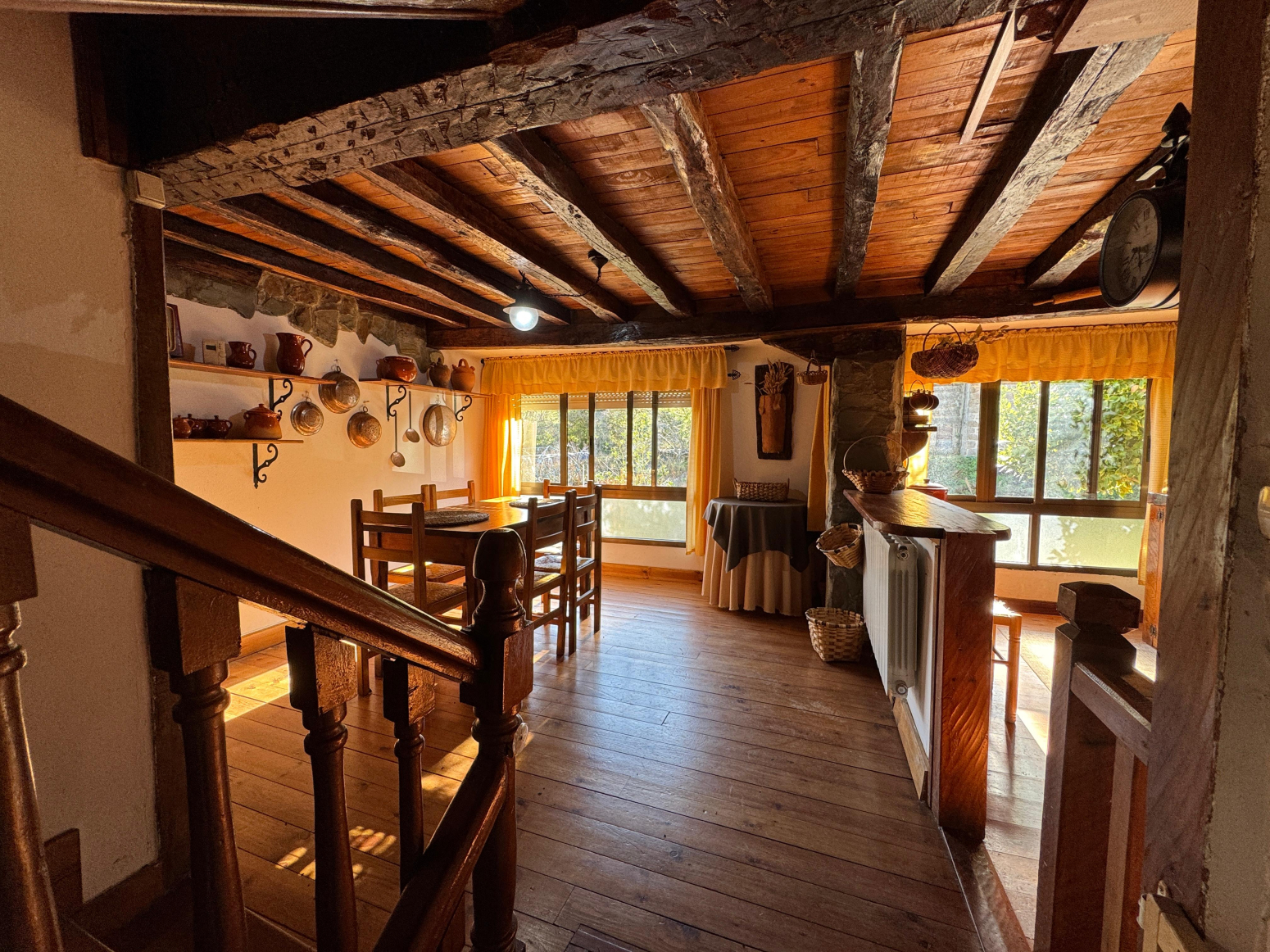 Vivienda de tres alturas con encanto rústico en Reinosa