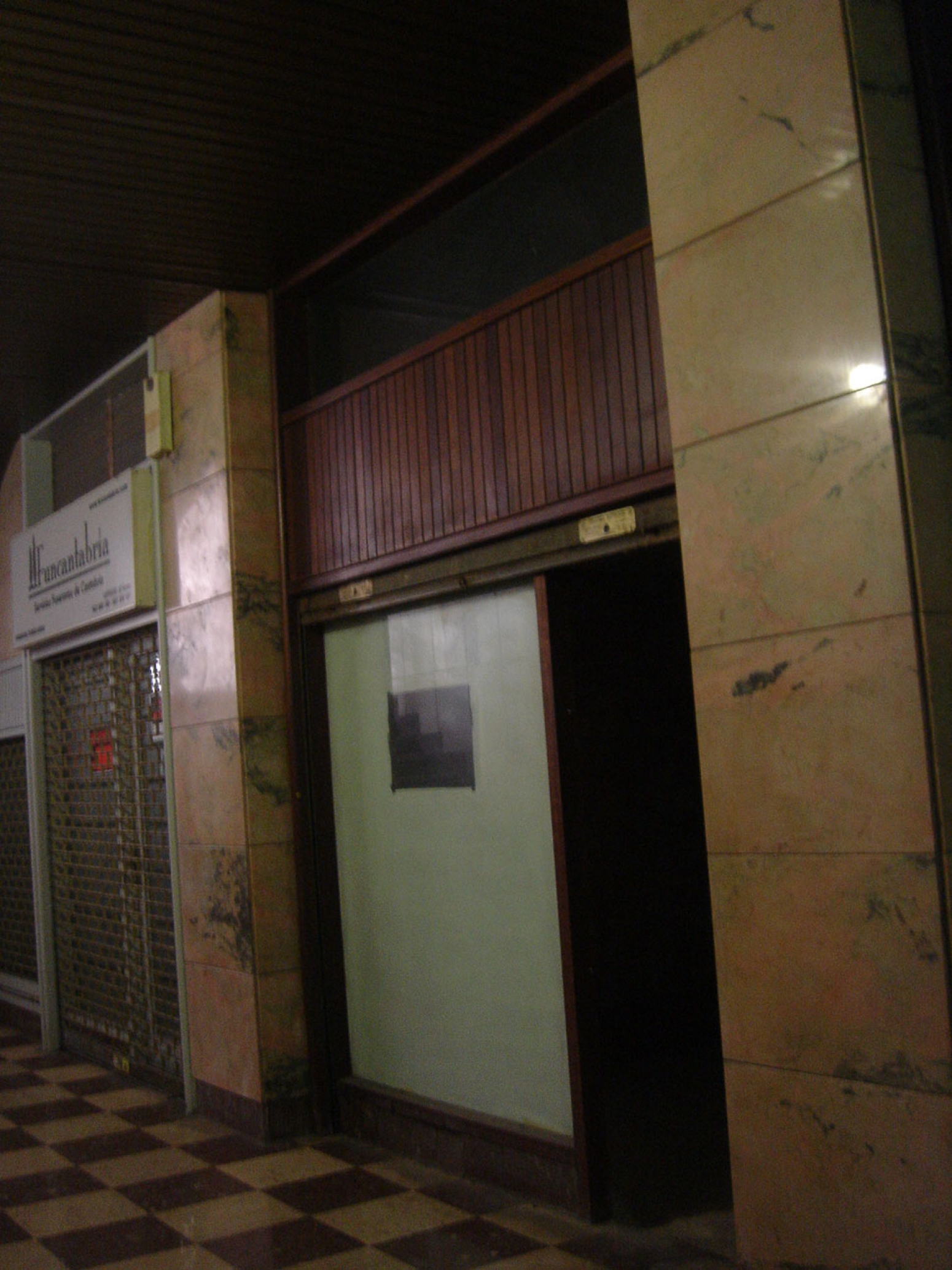 Venta de local centrico en Torrelavega
