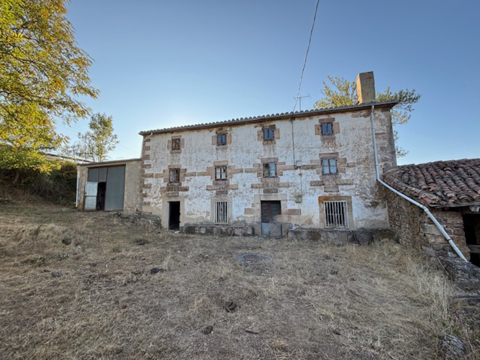 Casa y cuadra en El Haya, Valdeolea