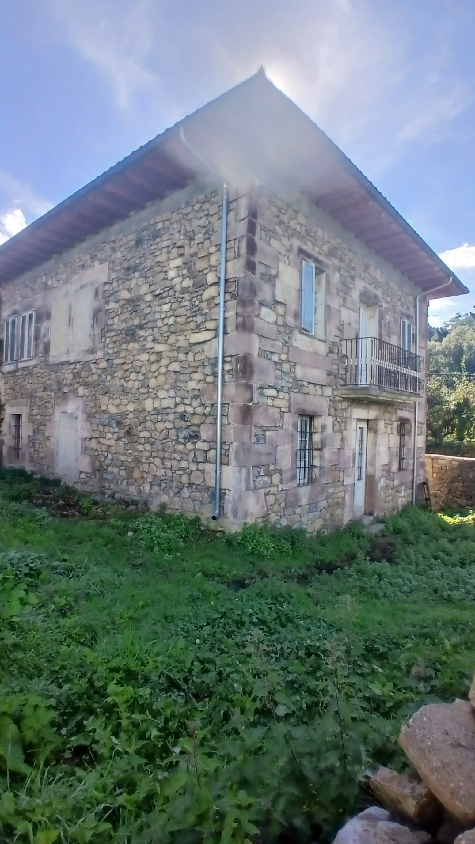 CASA A REFORMAR CON JARDIN EN ANIEVAS 