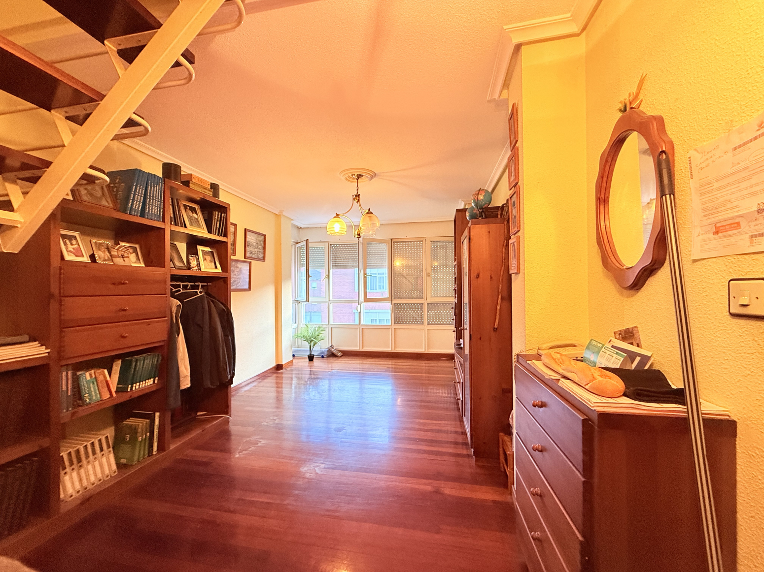 PISO AMPLIO Y LUMINOSO EN CABEZÓN DE LA SAL