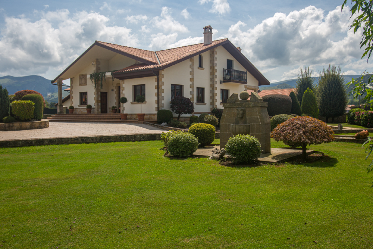IMPRESIONANTE CHALET INDEPENDIENTE EN CABEZON DE LA SAL