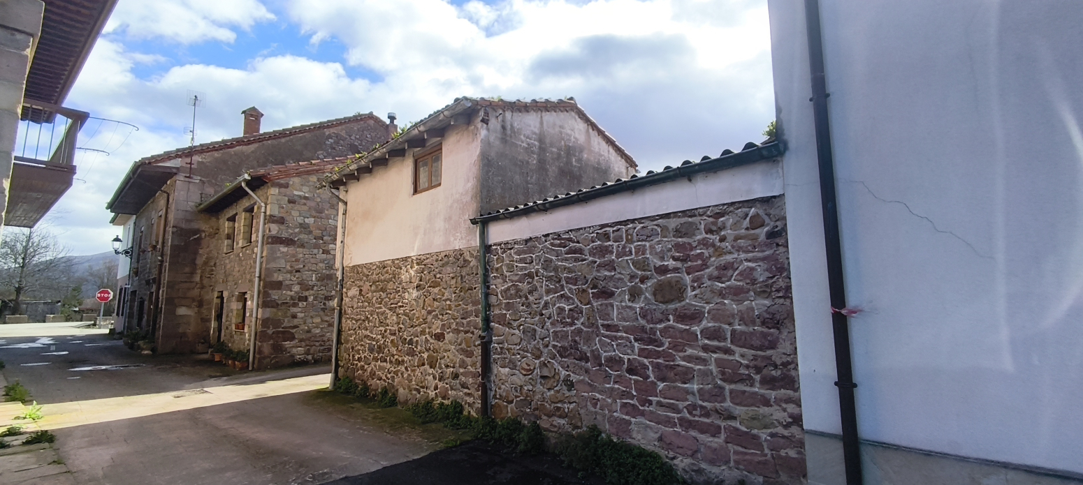 CASA PARA REFORMAR EN CARREJO