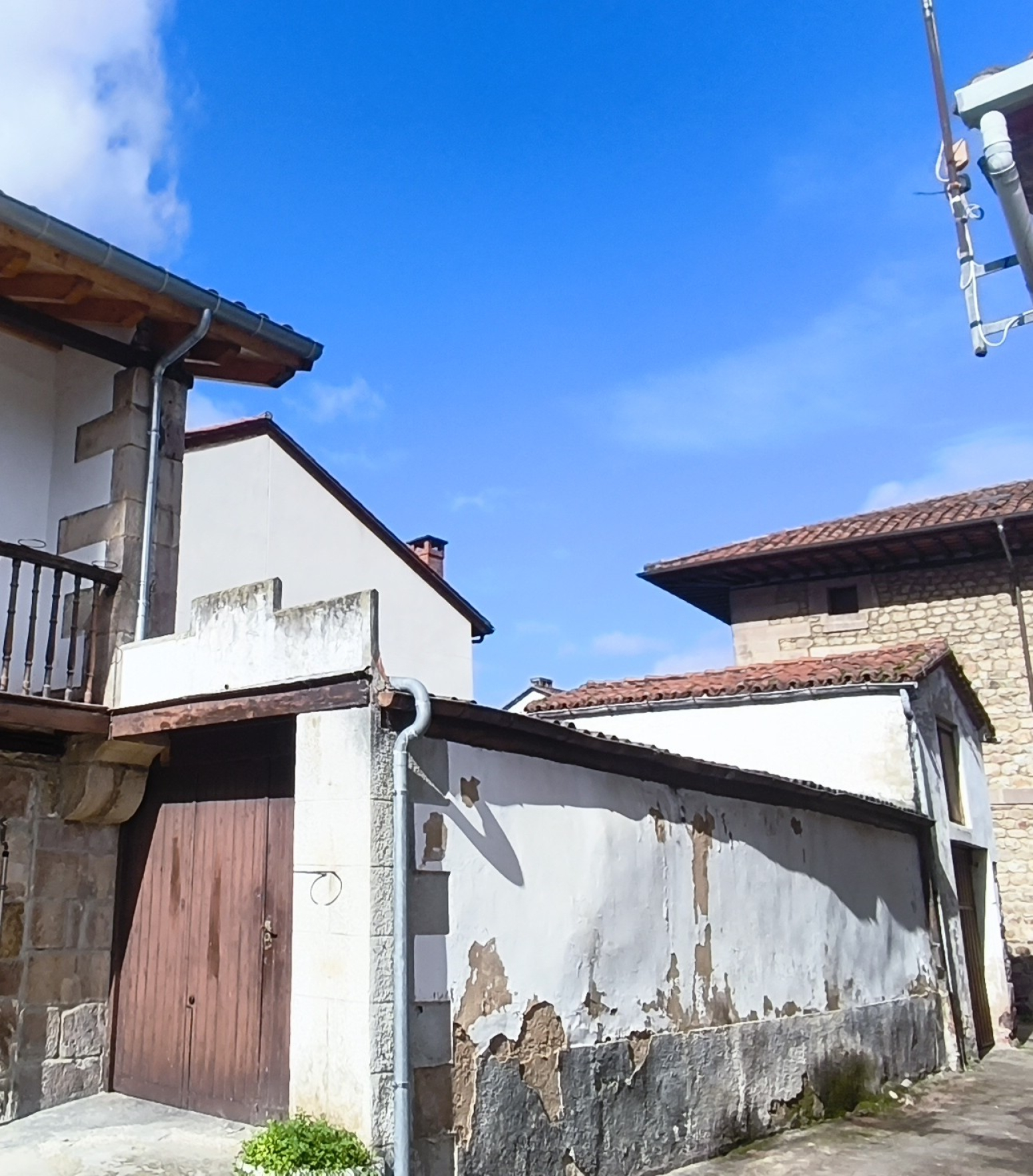 CASA PARA REFORMAR EN CARREJO