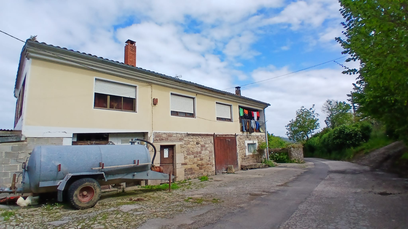 FINCA URBANA CON VIVIENDA EN MAZCUERRAS