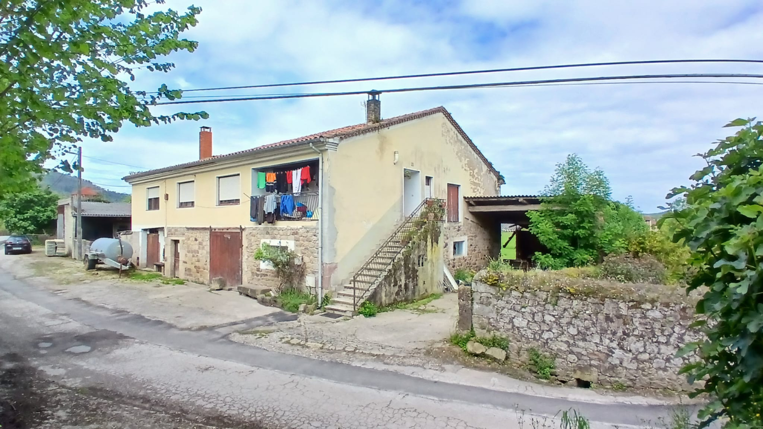 FINCA URBANA CON VIVIENDA EN MAZCUERRAS
