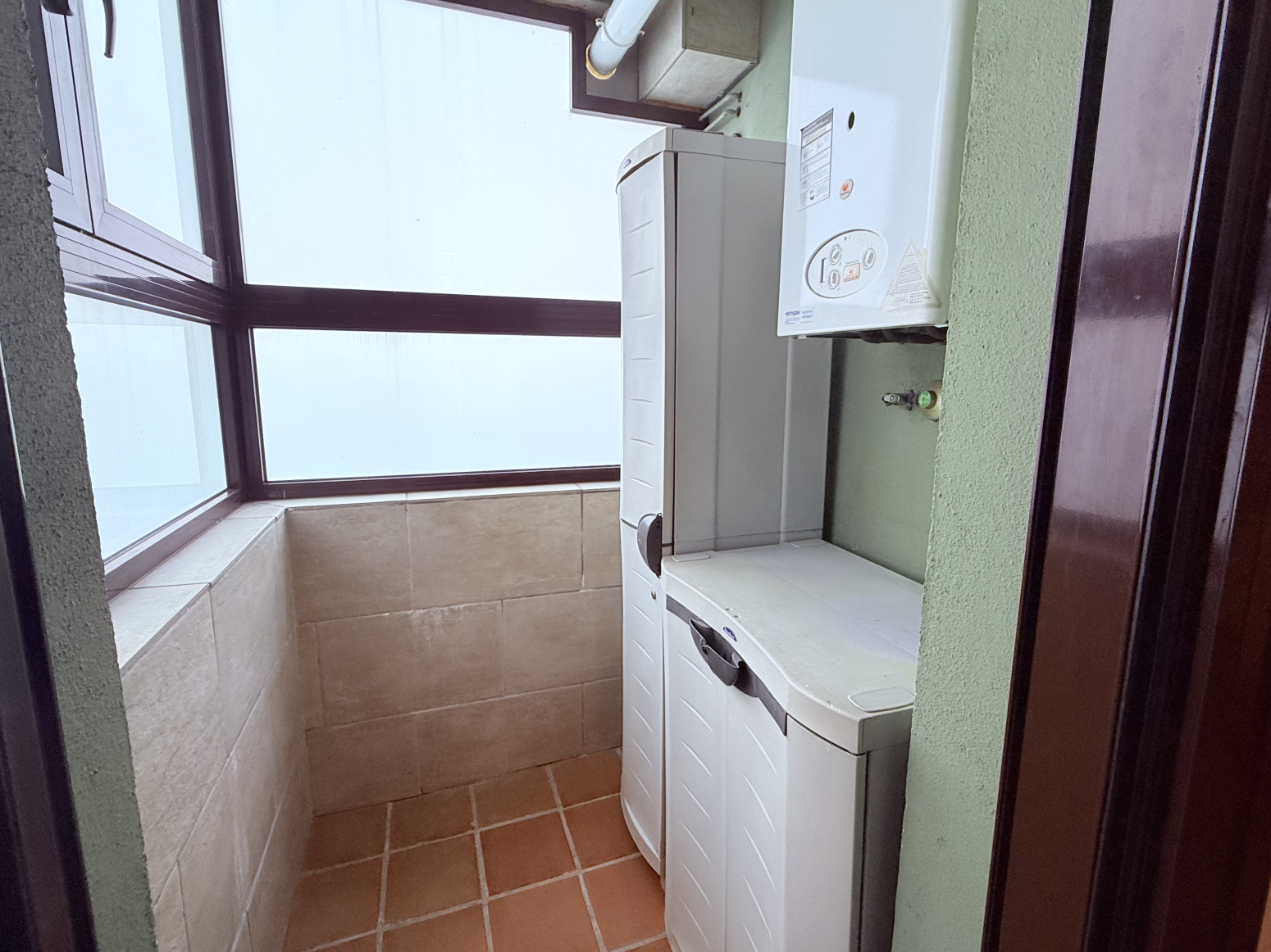 PRECIOSO BAJO CON JARDIN EN QUIJAS