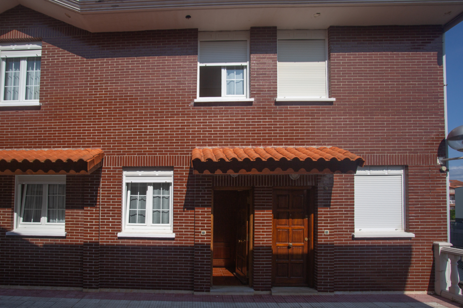 FANTASTICO CHALET ADOSADO EN SOMO