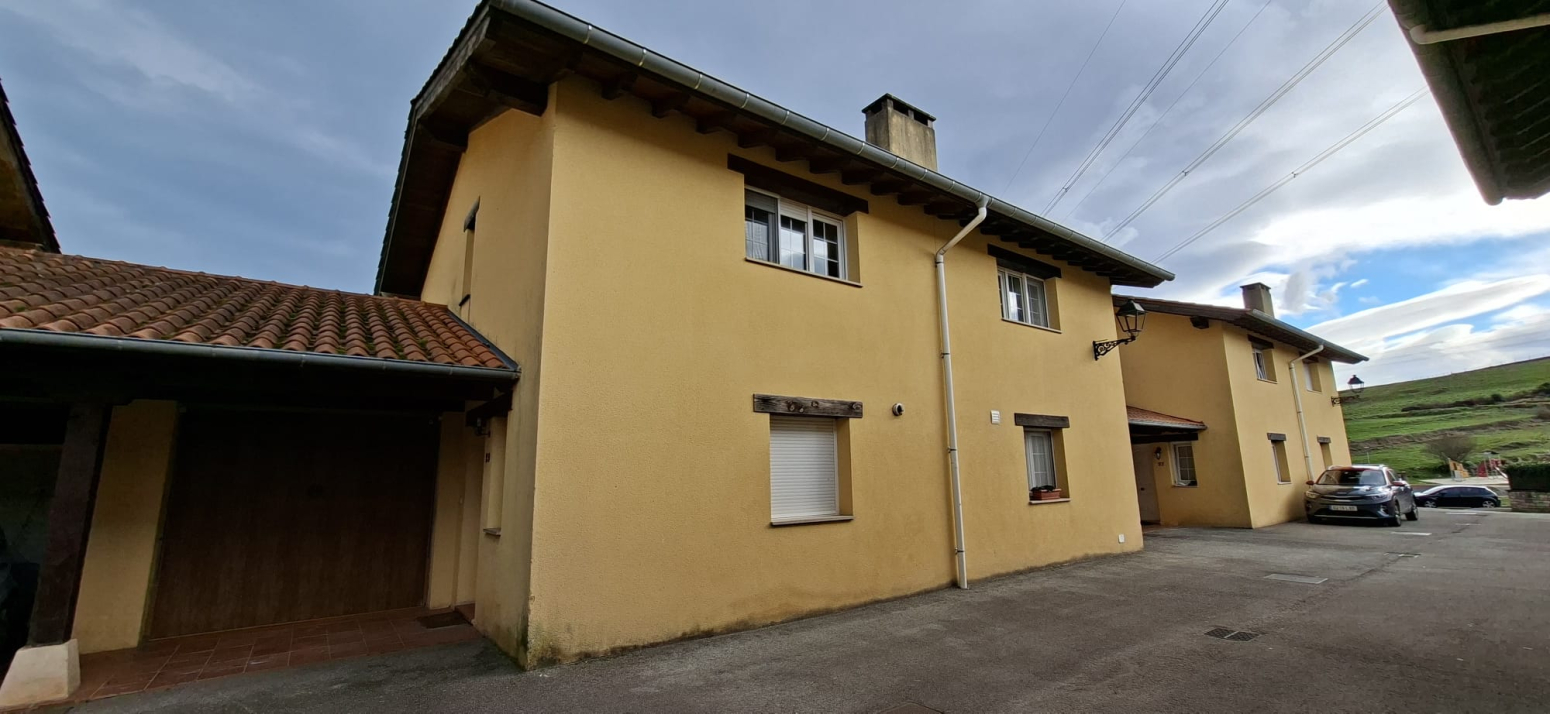 CHALET ADOSADO EN UDIAS