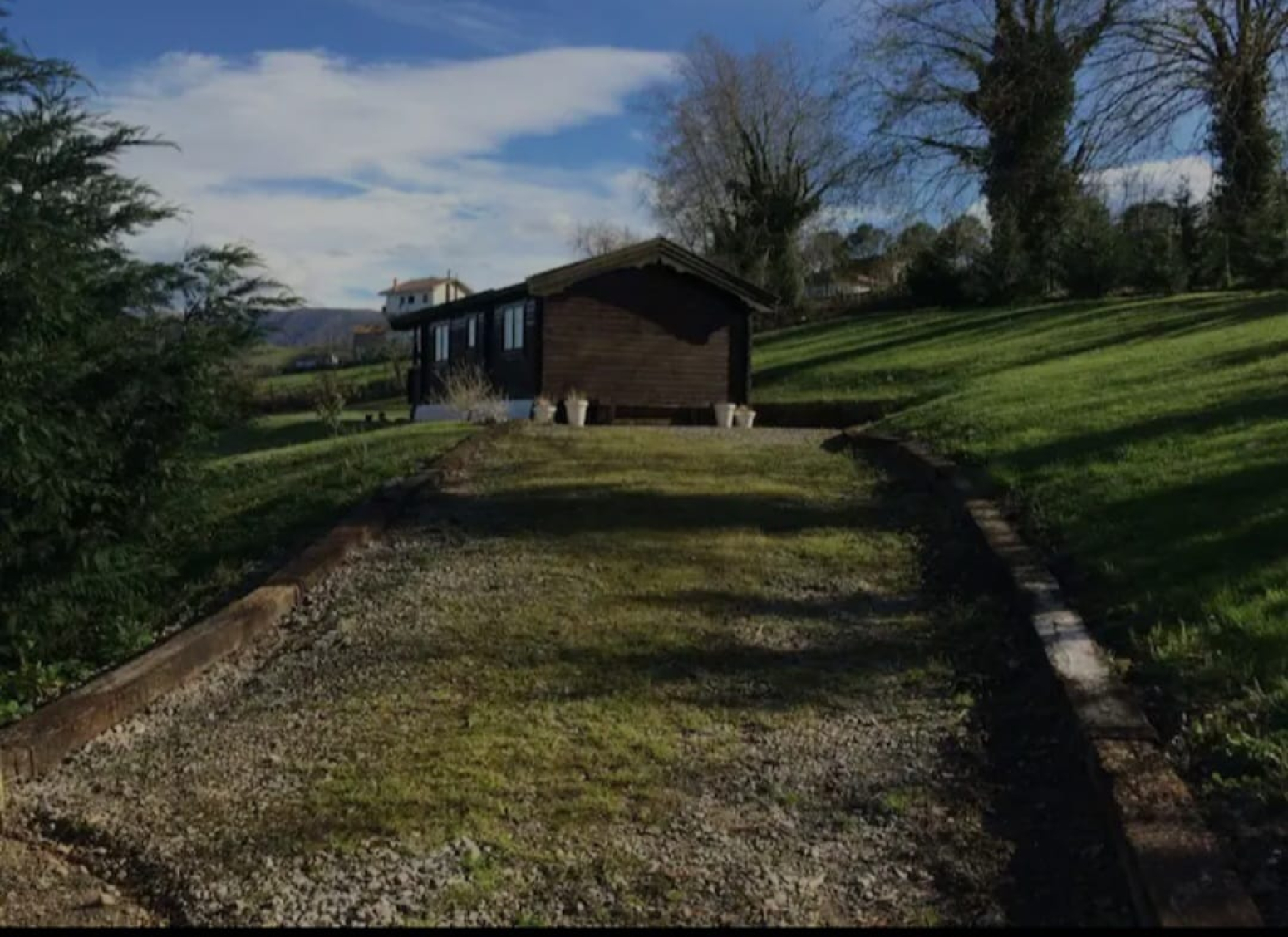 CABAÑA DE MADERA EN LABARCES