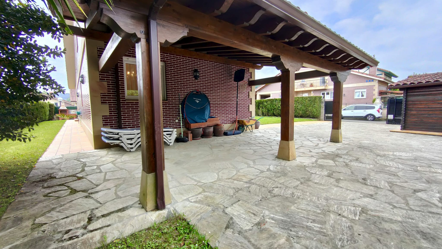 Chalet en venta en Bárcena de Cicero . Amplio y luminoso  