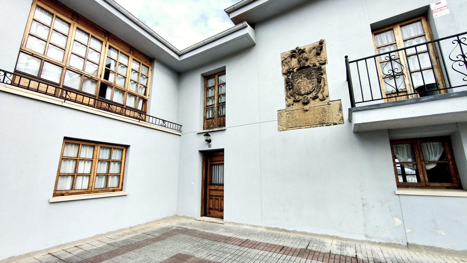 Oportunidad en Cacicedo: Casa independiente con gran parcela urbana